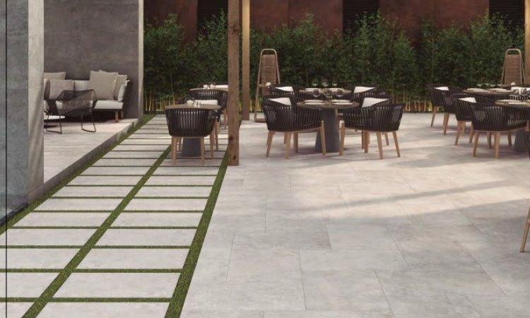 DESTOCKAGE MASSIF DE CARRELAGES TERRASSE 2CM SUR PLOTS OU A COLLER A ROANNE