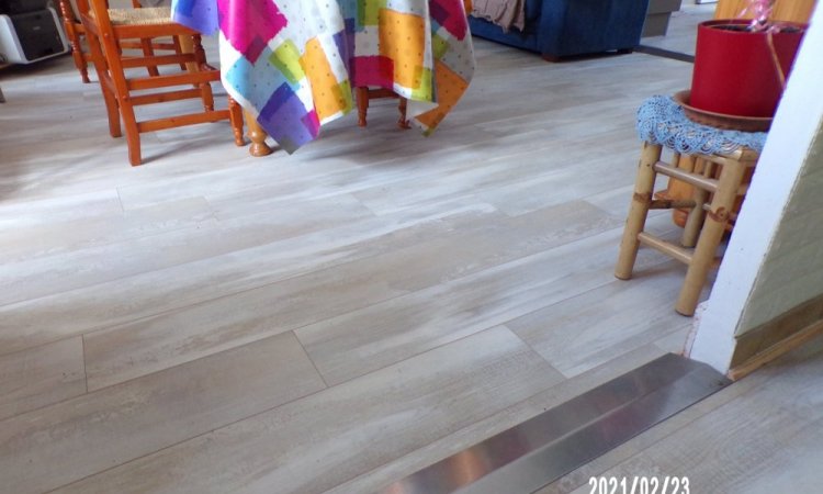 Parquet stratifié à Roanne Sols en Stock