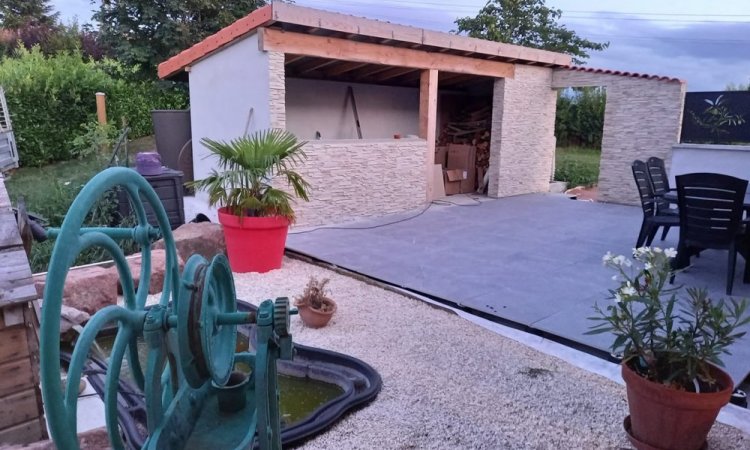  Terrasse en dalles sur plots à Commelle-Vernay Sols en Stock